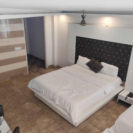 Super Hotel O Vivaan Residency Rohtak Екстер'єр фото