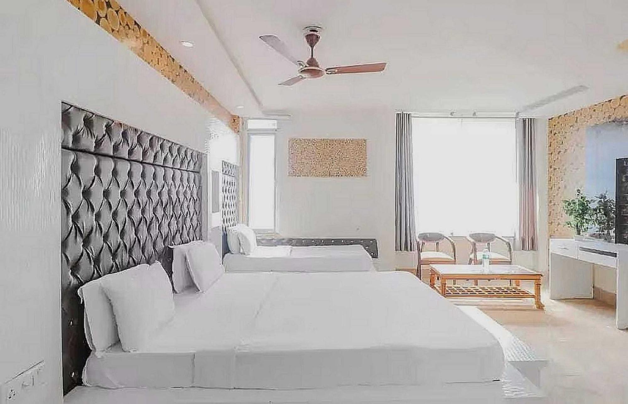 Super Hotel O Vivaan Residency Rohtak Екстер'єр фото