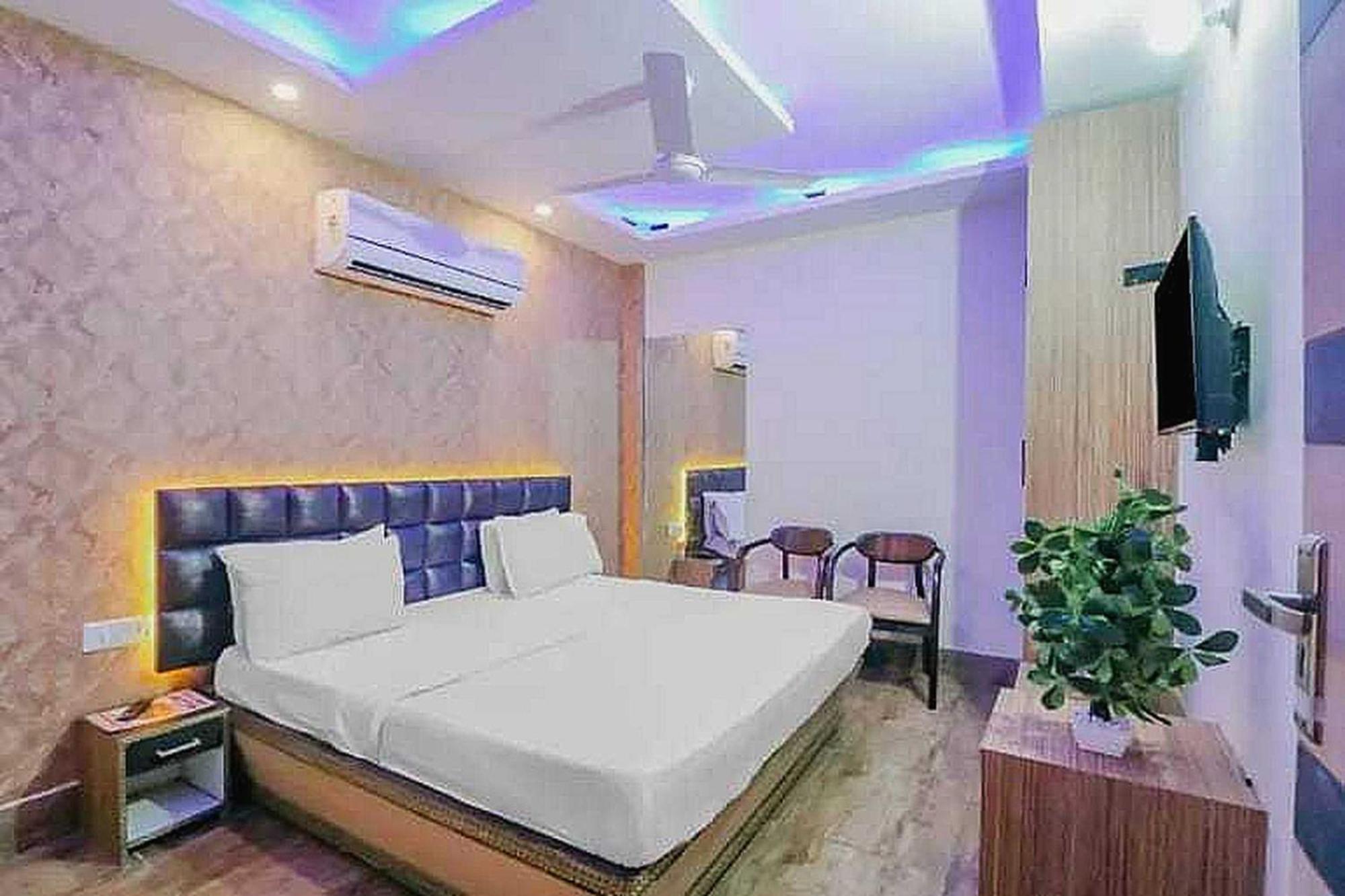 Super Hotel O Vivaan Residency Rohtak Екстер'єр фото