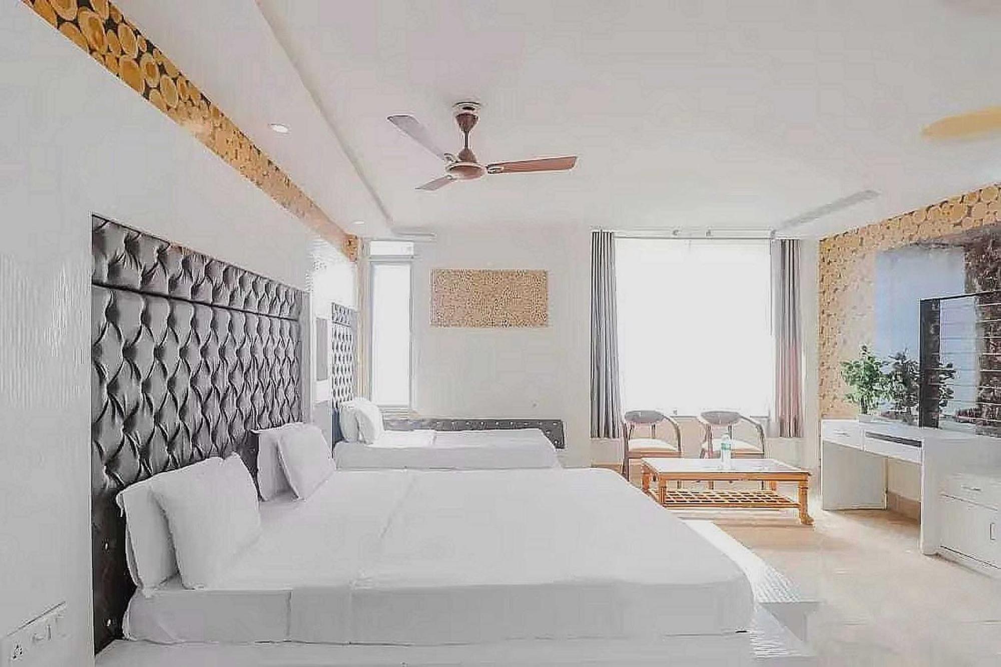 Super Hotel O Vivaan Residency Rohtak Екстер'єр фото